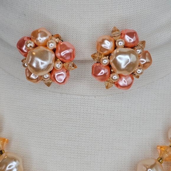 Vintage Costume Jewelry Peach Ombre 4 Layer Faux Pearl Necklace Clip On Earrings - Picture 7 of 12